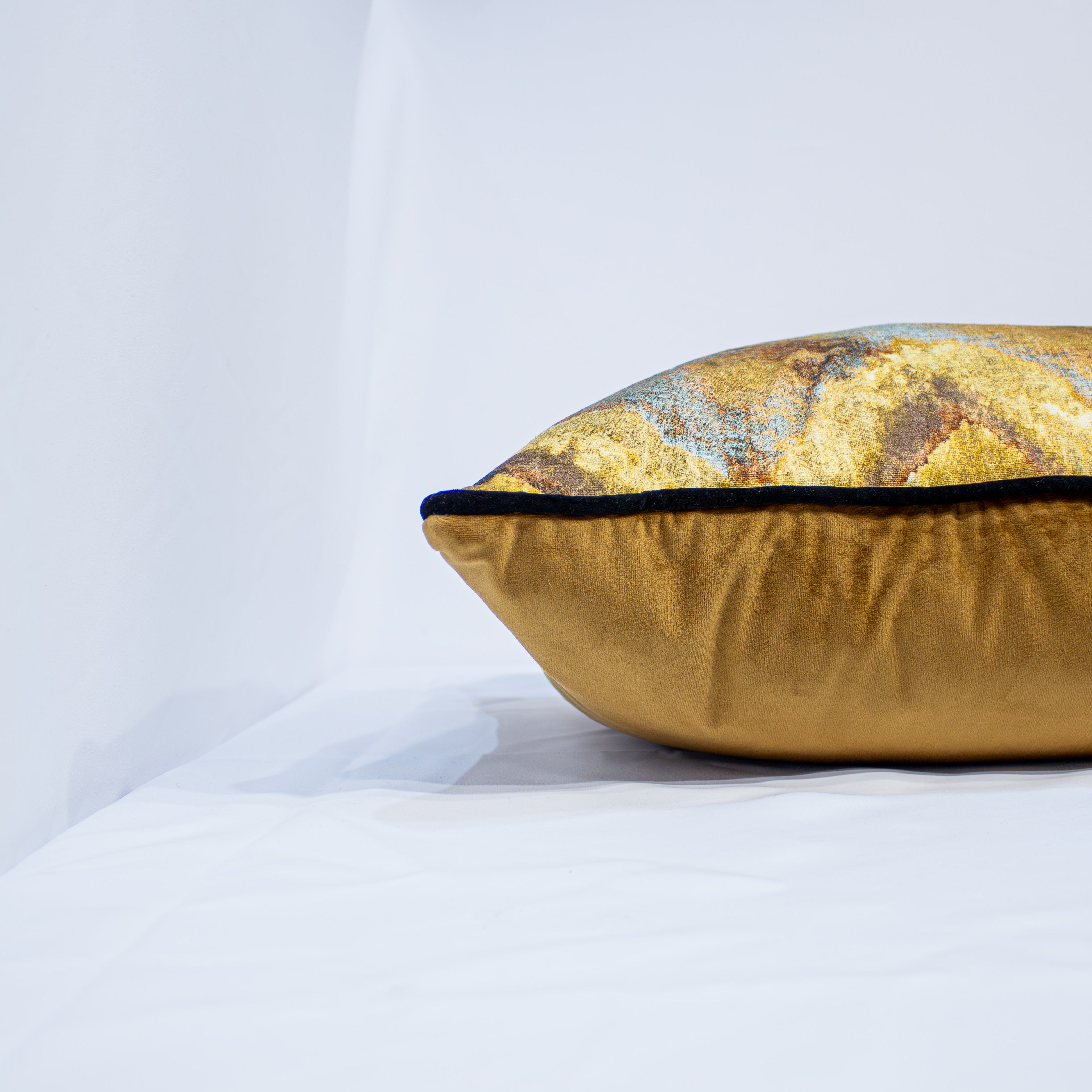 Amira Rustic