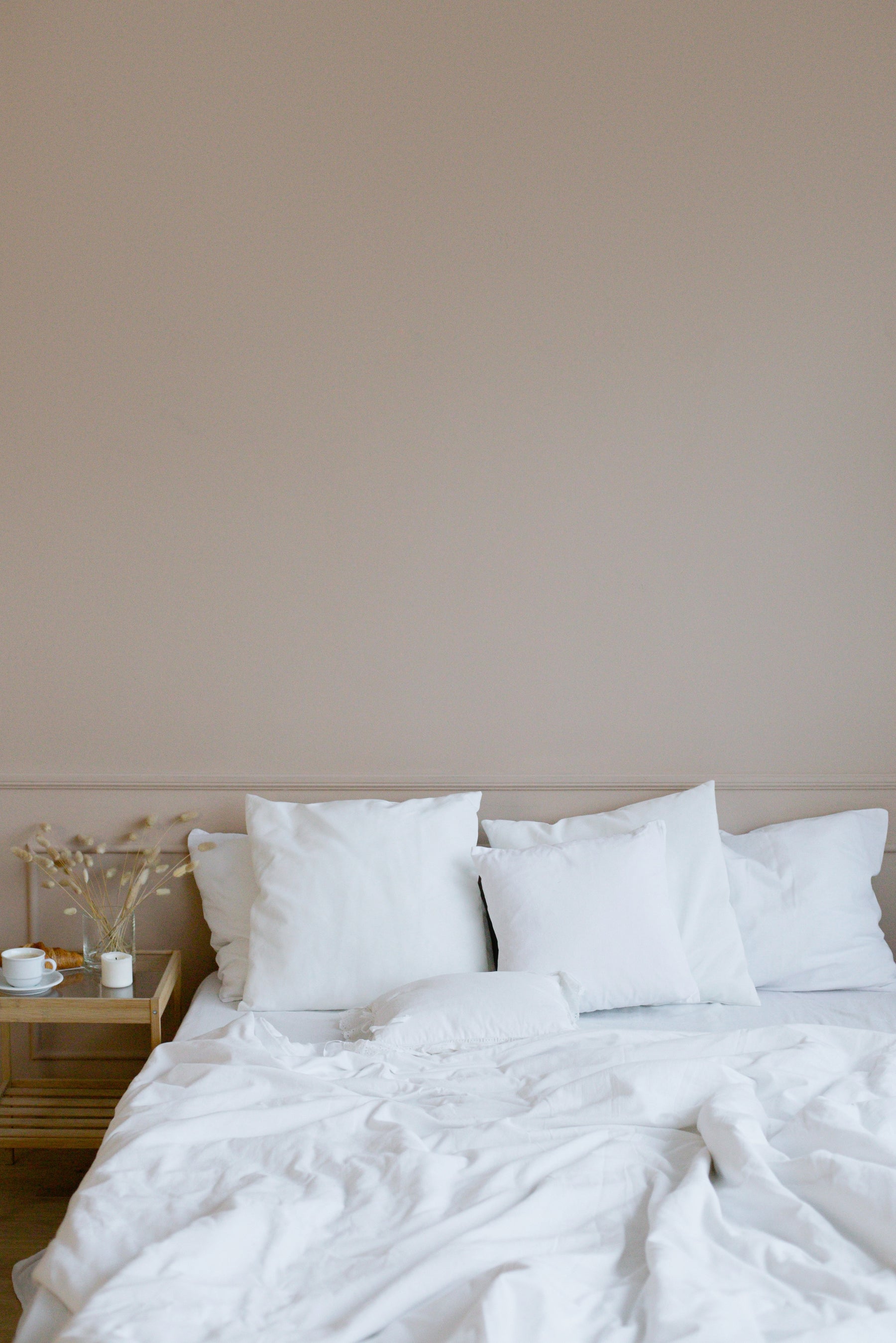 White Oxford duvet cover with 40cm flap lifestyle view